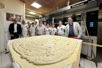 Épiphanie : une galette géante distribuée à Grenoble en soutien au Secours Populaire