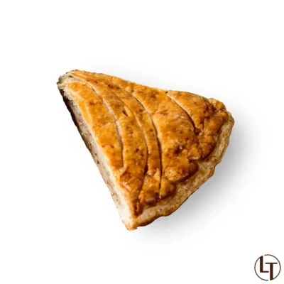 Part de galette frangipane dans Fêtes et événements, Épiphanie à la boulangerie pâtisserie La Talemelerie